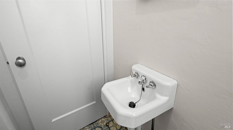 1786334016