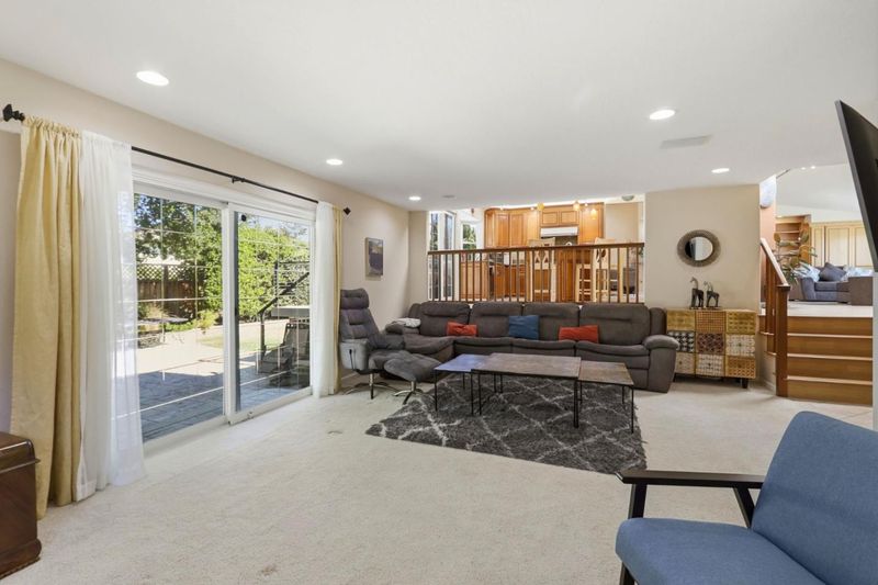 1787683712