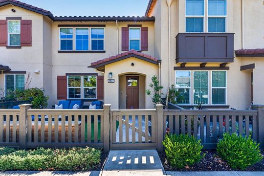 1787249915