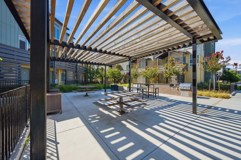 1789608628