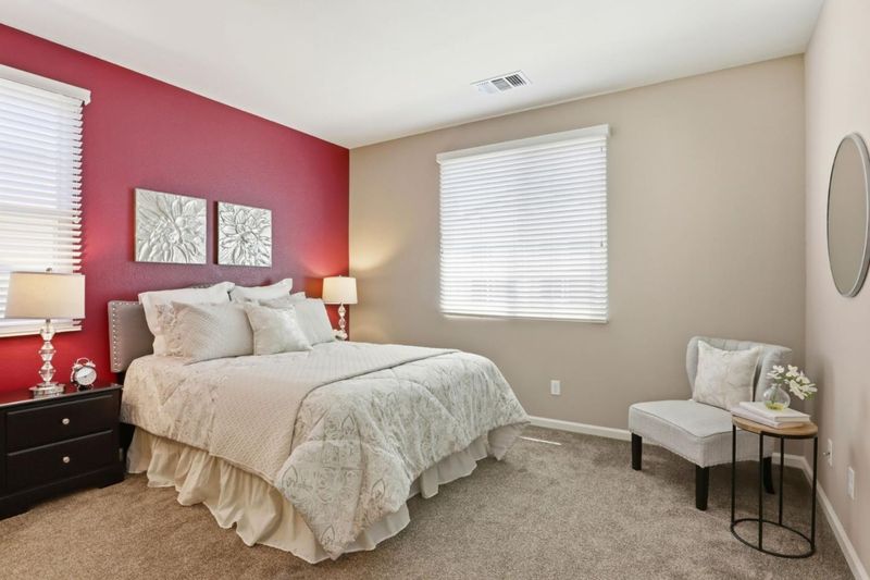 1786203136