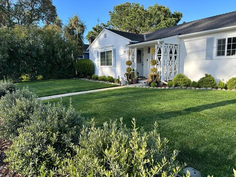 1778774432