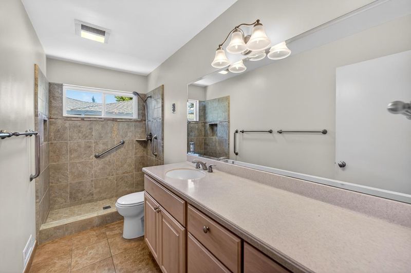 1779815933