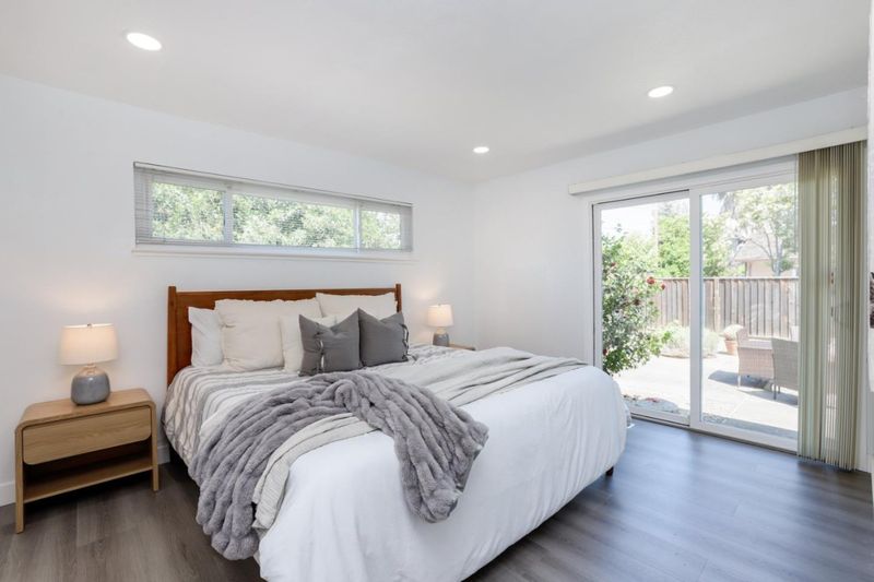 1779900542