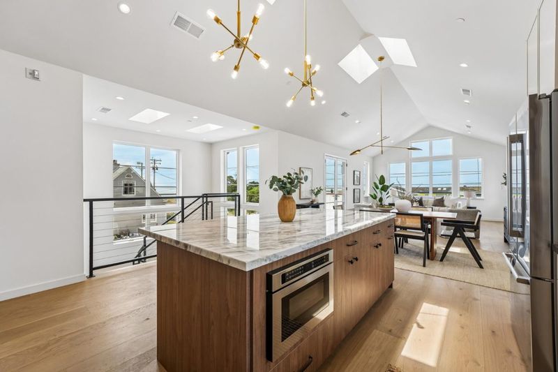 1786402836