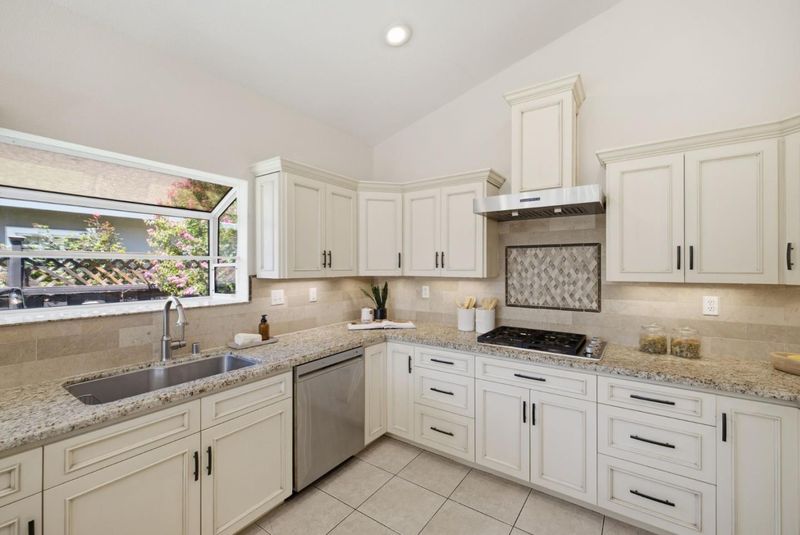 1786151912