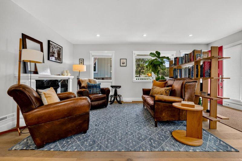 1786918710