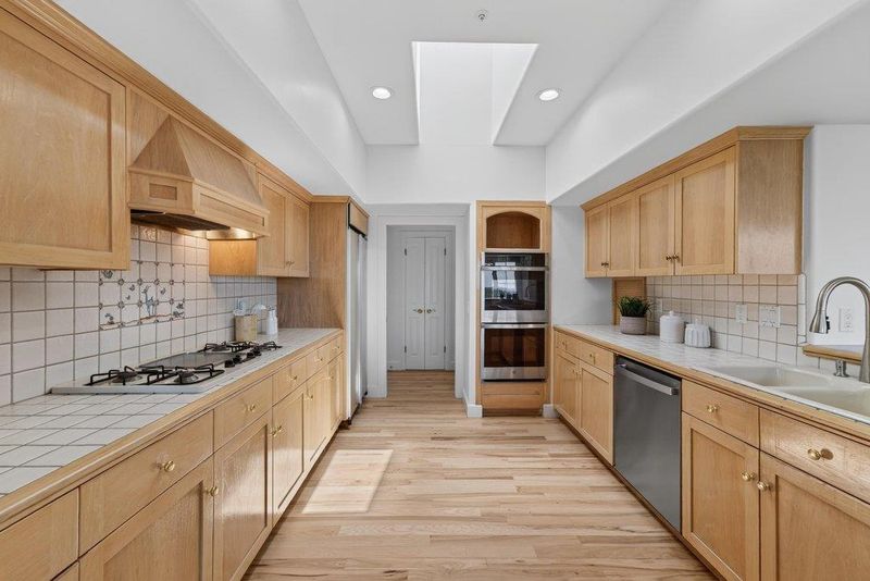 1786235943