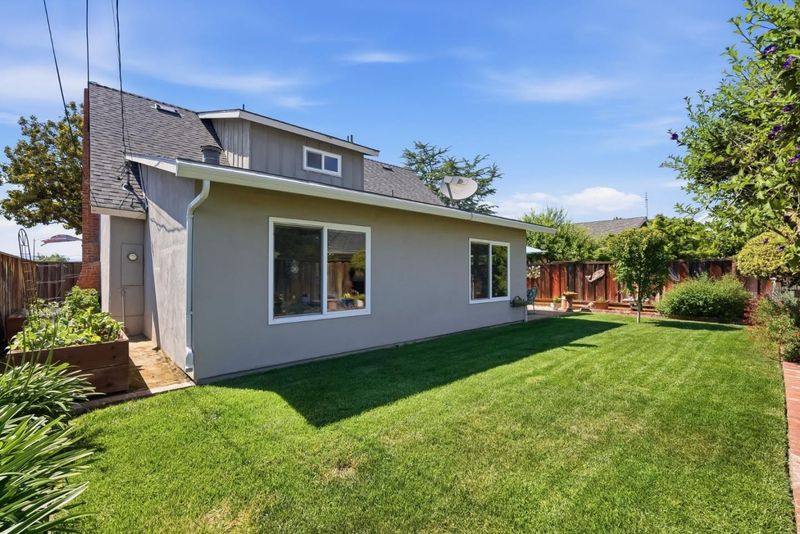 1778968105