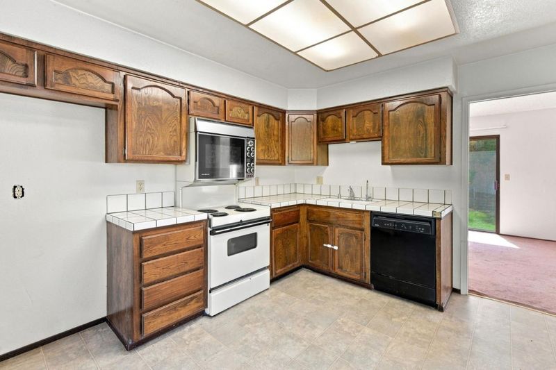 1790625637
