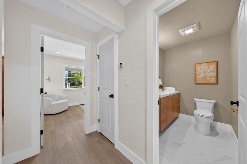 1784386113