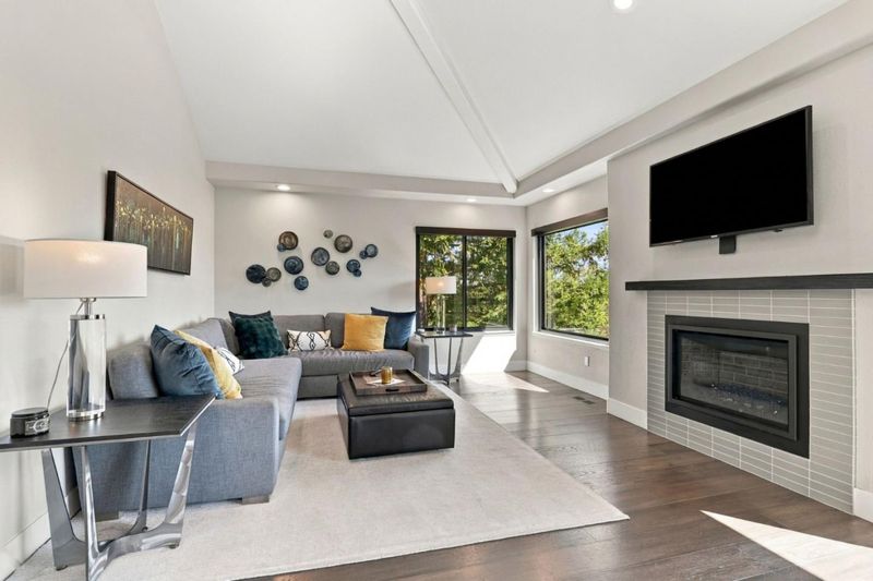 1792604918