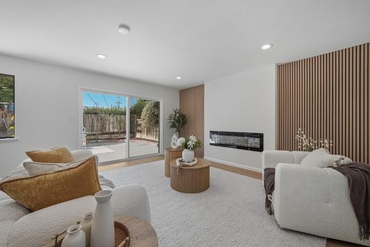 1785383305