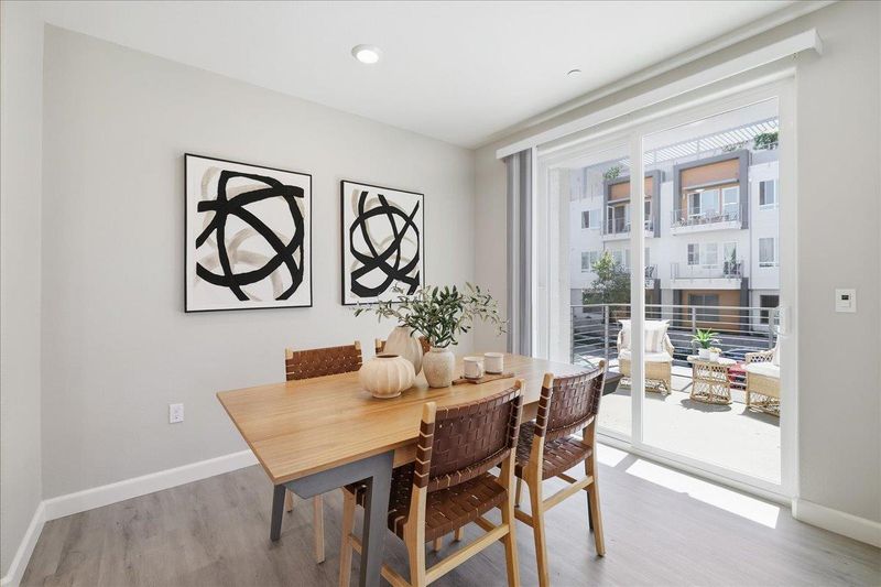 1789922904