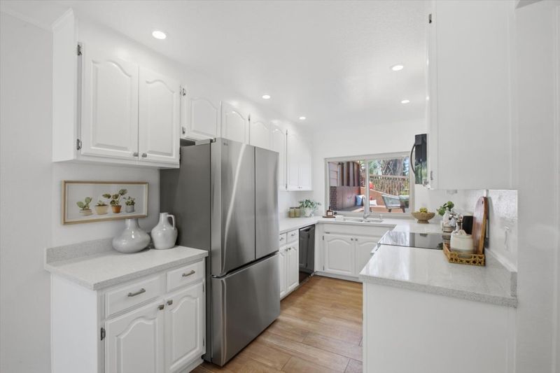 1786653043