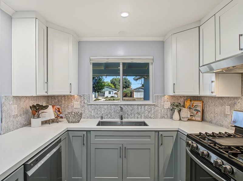 1792027112