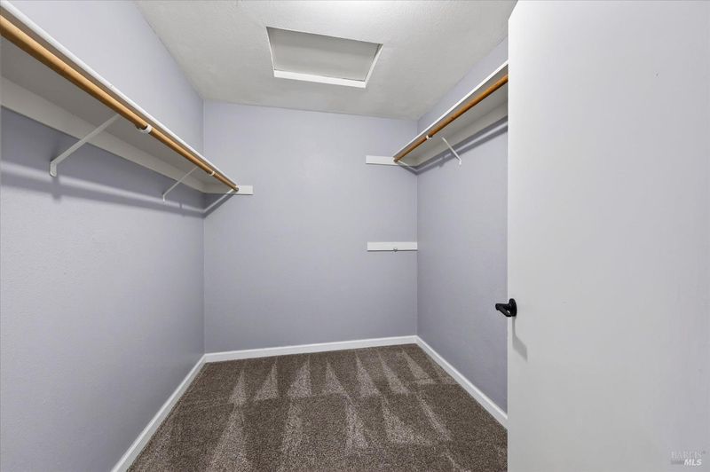 1790870652