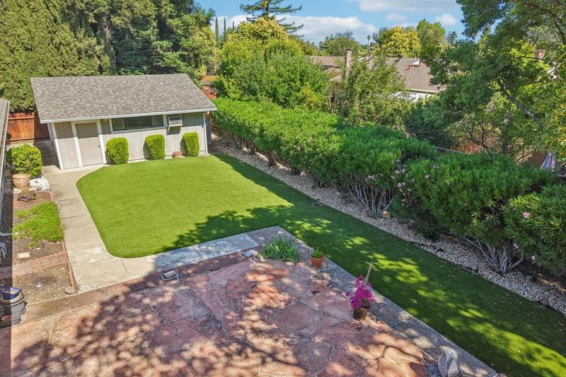 1785772122