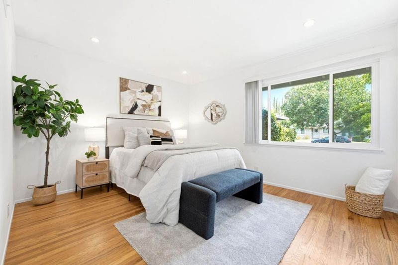 1783559923