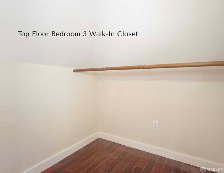 1783308900