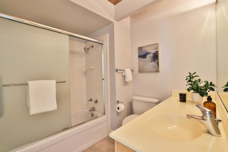 1784124033