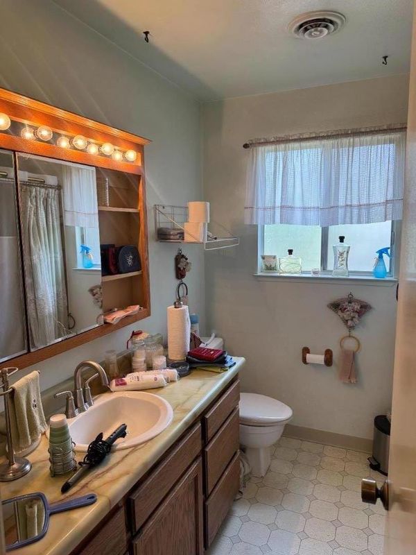 1779751832