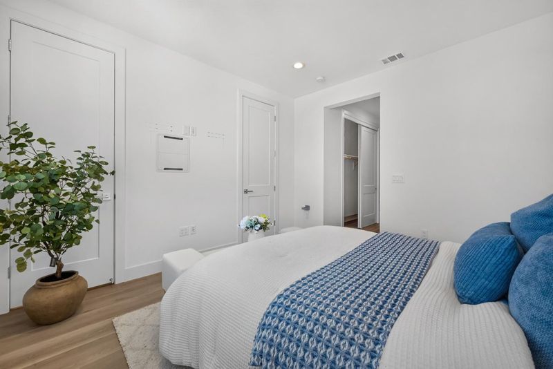1790283647