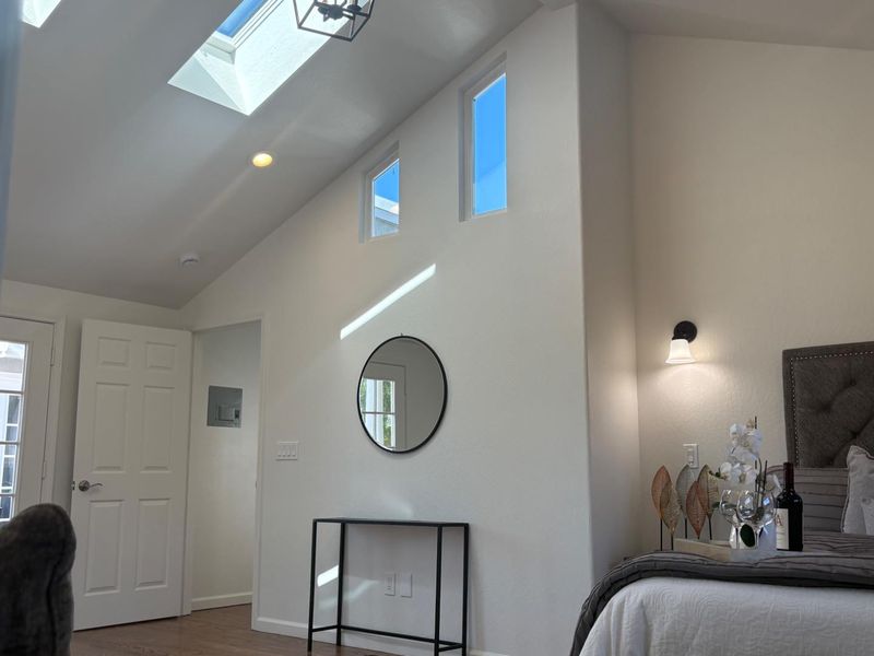 1790103652