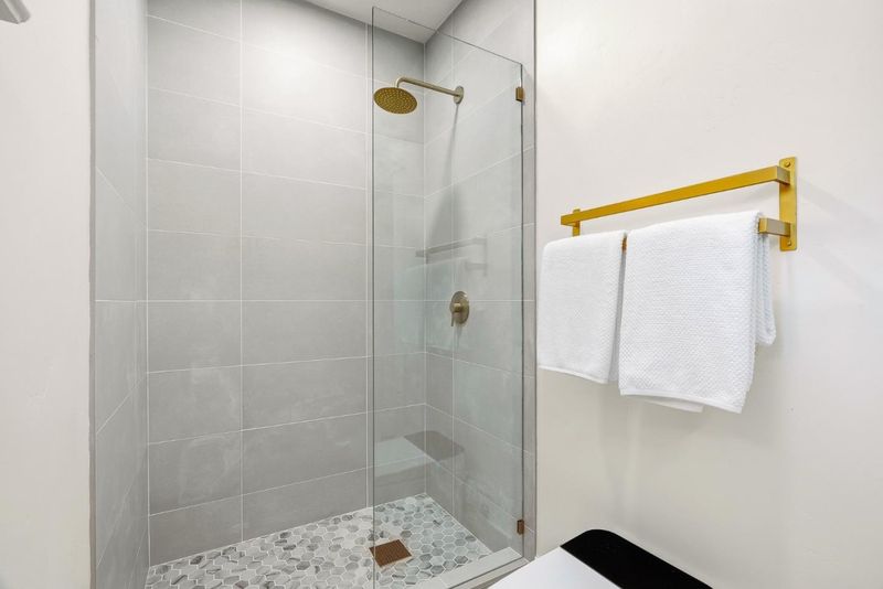 1779725927