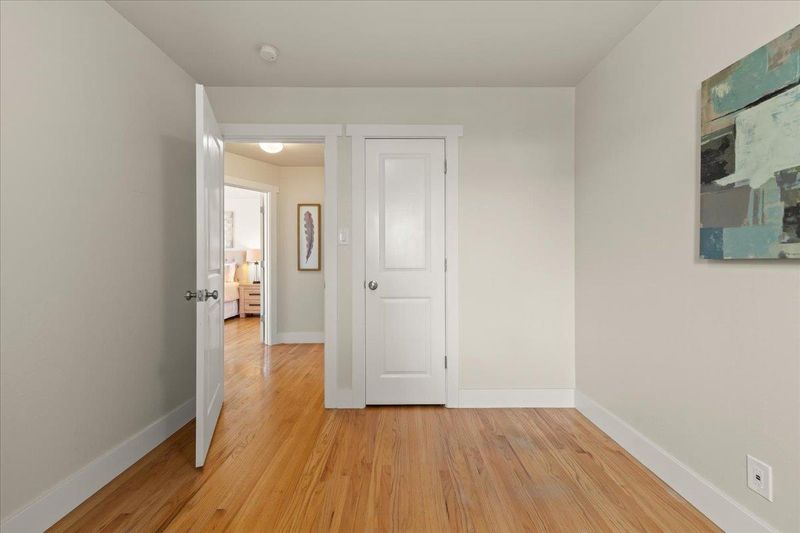 1787942923