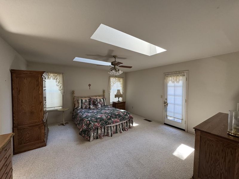 1782018032